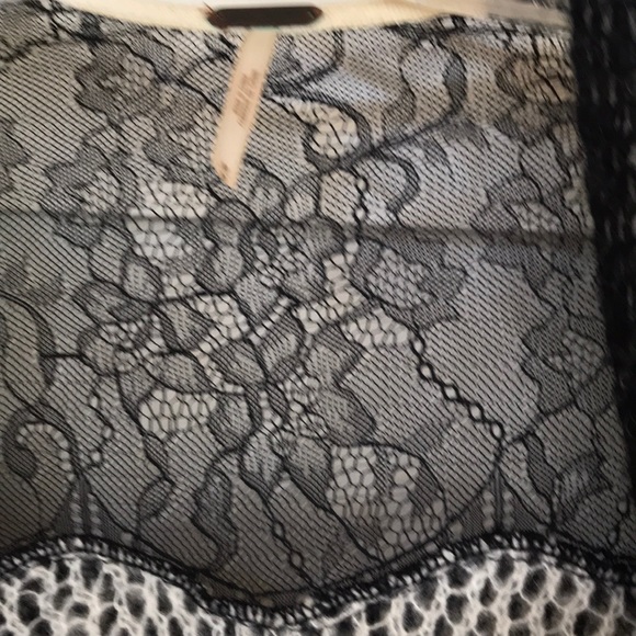 Free people - Picture 2 of 2